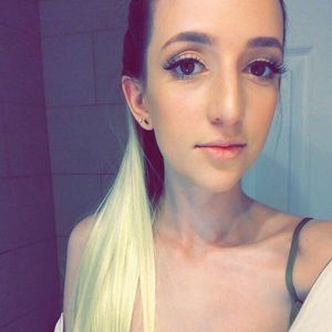 Meet your Posher, Holly